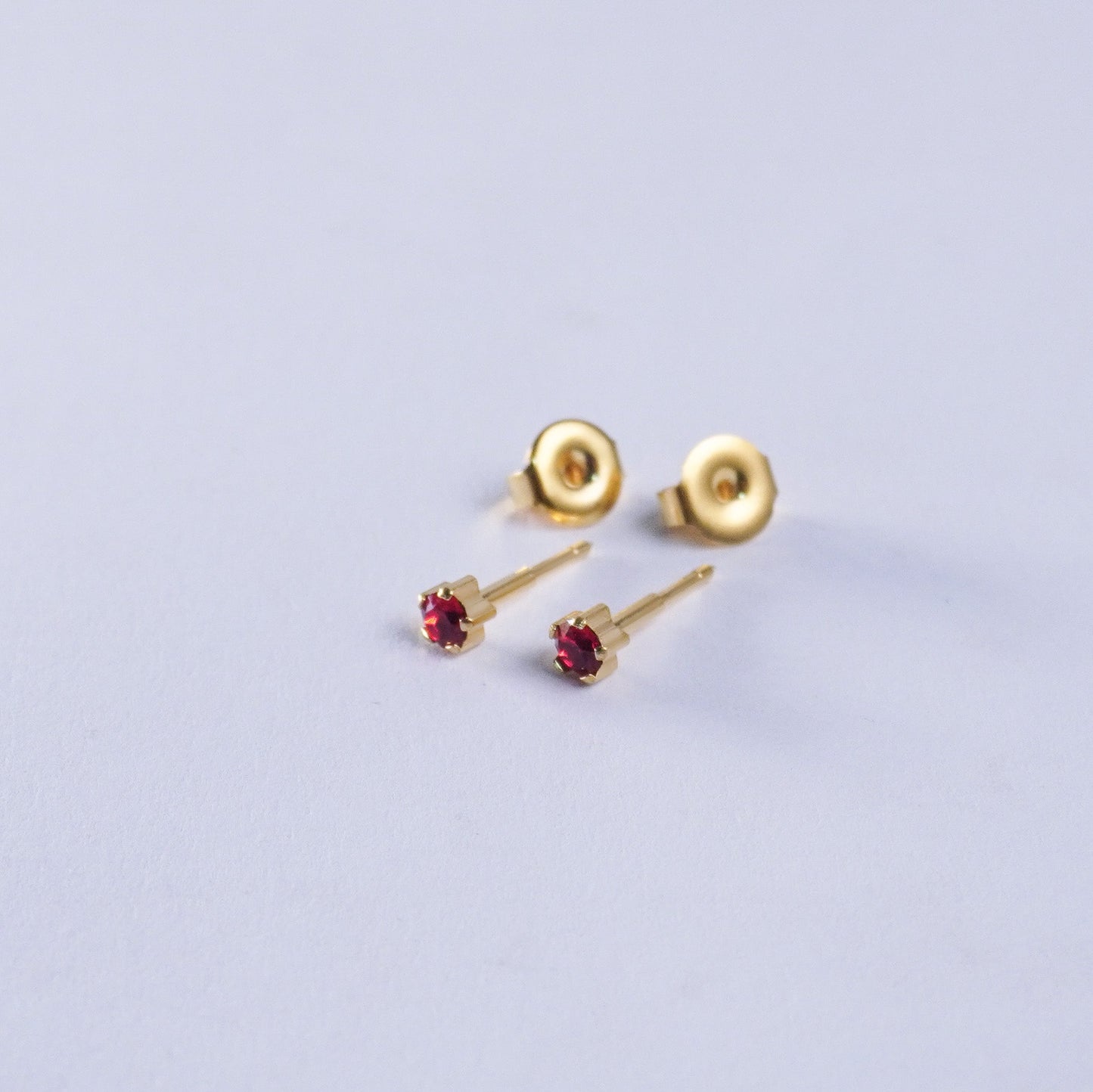 January – Garnet Claw Set