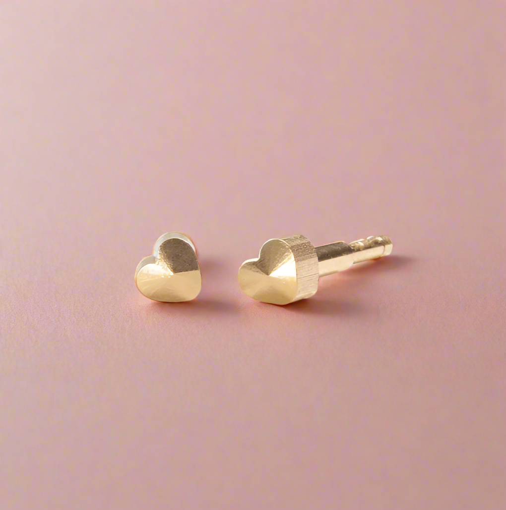 Plain Earing Heart