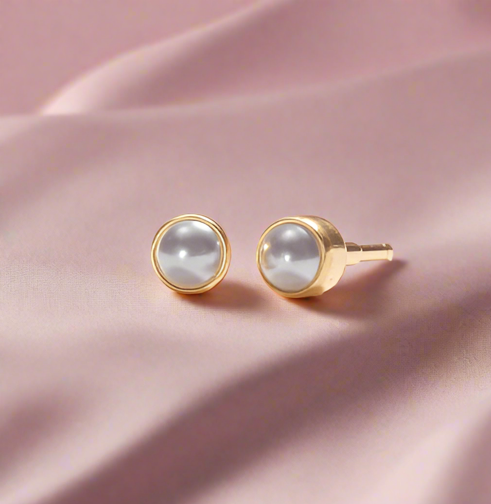 Deluxe White Simulated Pearl