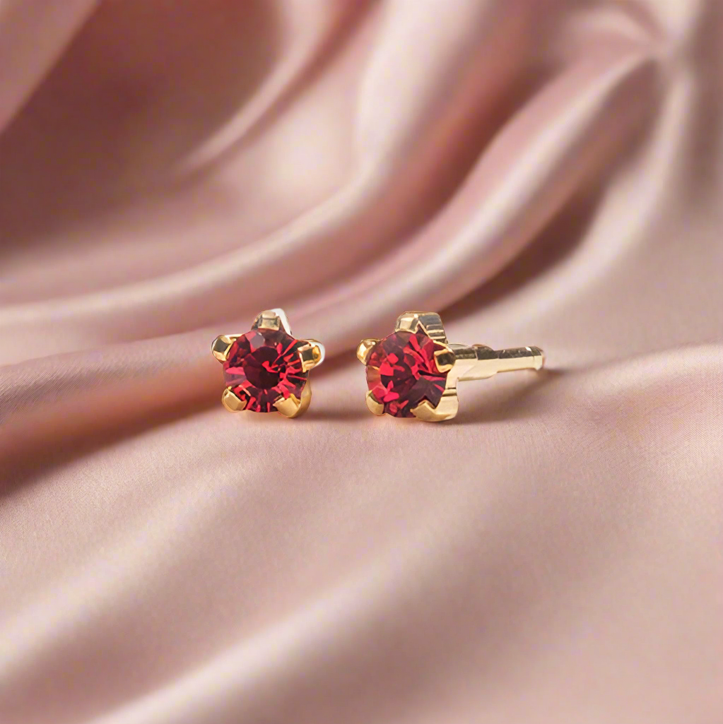 January – Garnet Claw Set