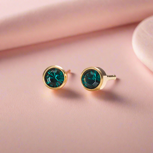 May – Emerald Bezel Set